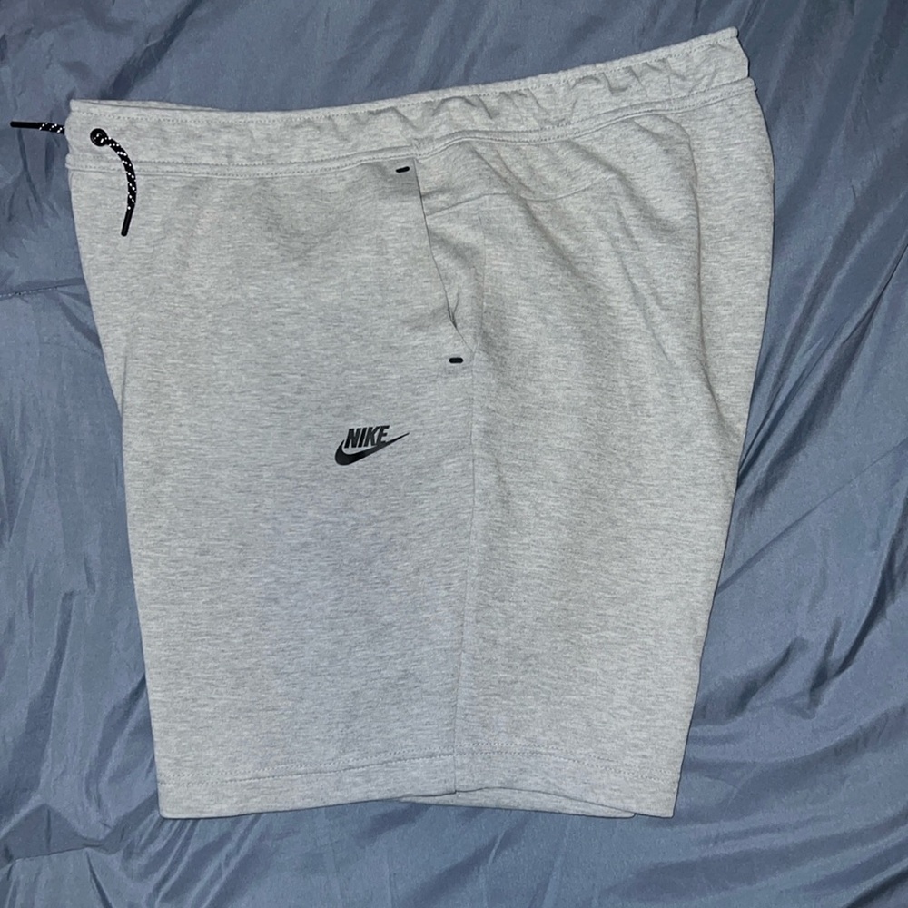 Men Nike Tech Fleece Shorts Grey/Black CU4503-063